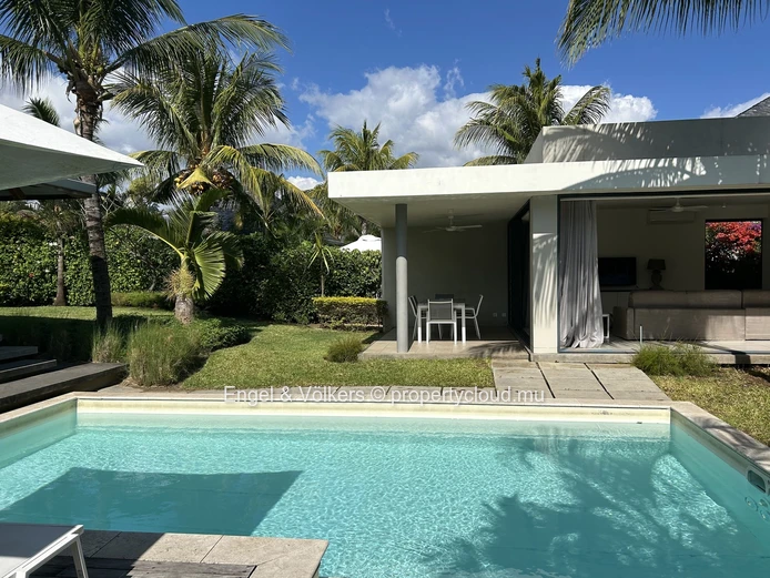 Modern 3-Bedroom Villa with pool & Mountain View
