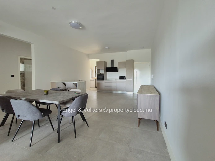 Modern first floor apartment for long term rent