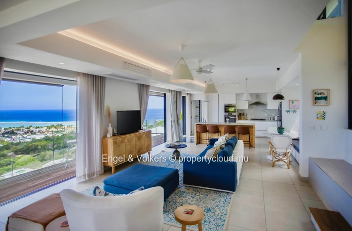 Spectacular Villa with Panoramic Sea and Mountain Views