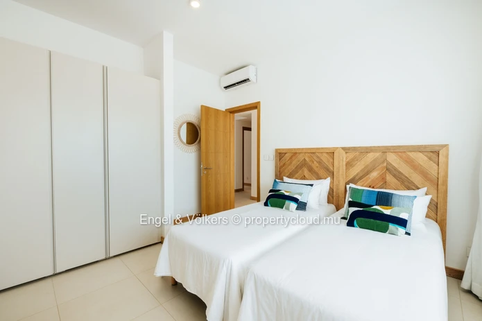 Luxury ground floor apartment Near the Beach