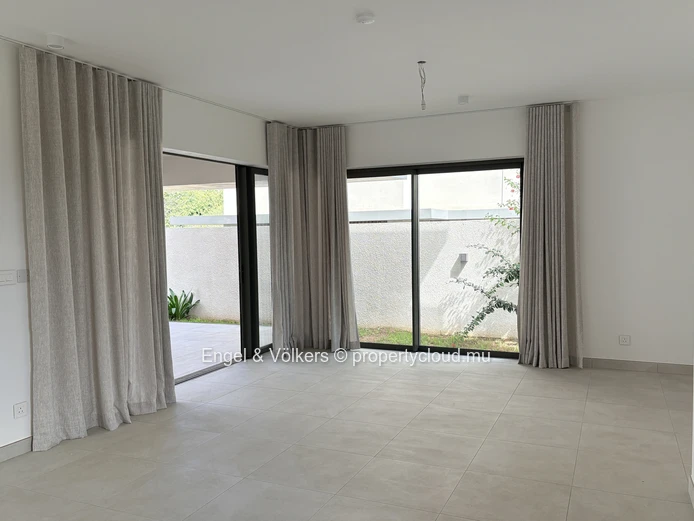 FOR RENT - Unfurnished 4-bedroom villa in Tamarin