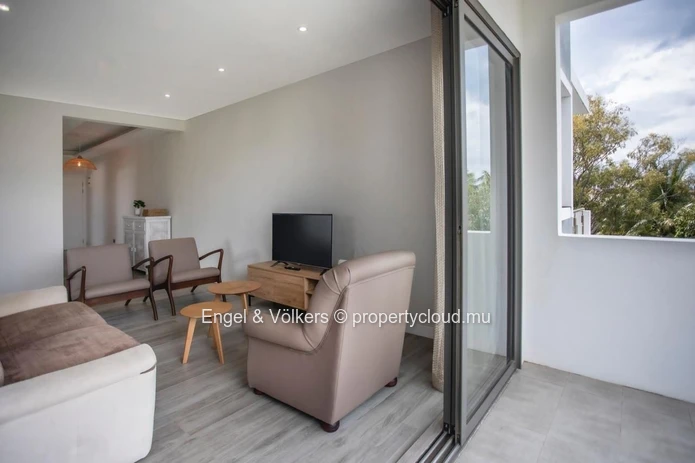 2-Bedroom Apartment for Sale in Pereybere – Quiet Setting, Communal Pool & Excellent Investment Oppo