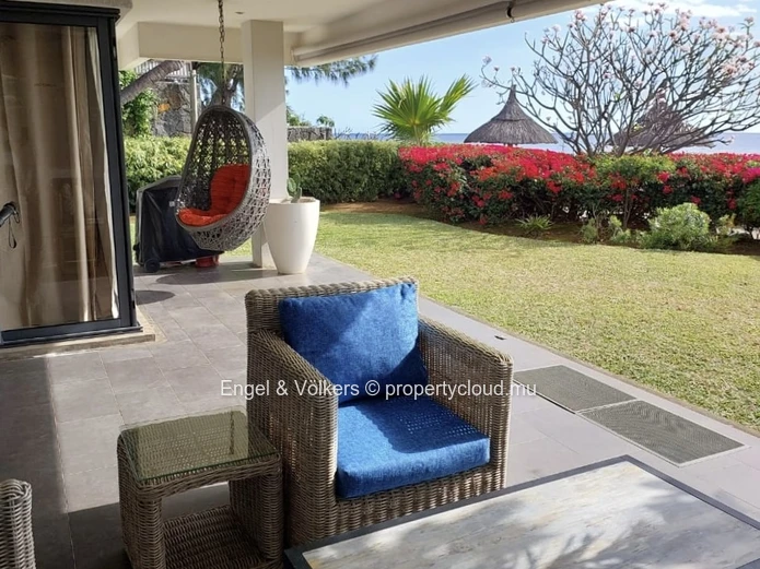 Beachfront 3-Bedroom Apartment for Rent – Black River