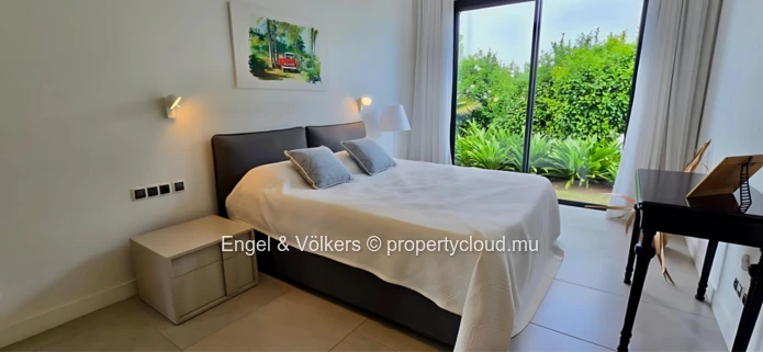 Secluded Island Lifestyle: Spacious Villa with Scenic Mountain Views