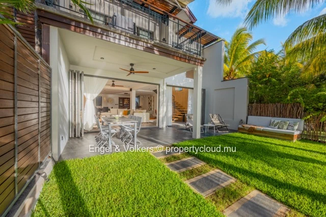 Modern Fully Renovated Duplex for Rent in Black River