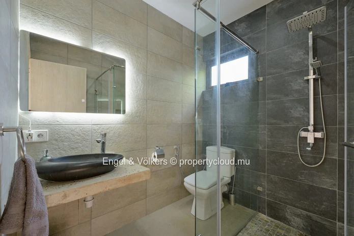 Contemporary Villa for Sale in Pereybere – Mauritian Citizens Only