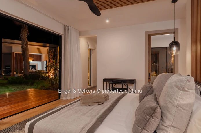 Spacious Golf Estate Villa with 4th Bedroom Expansion Possibility – Anahita, Mauritius
