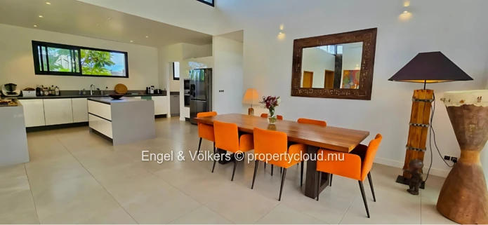 Secluded Island Lifestyle: Spacious Villa with Scenic Mountain Views