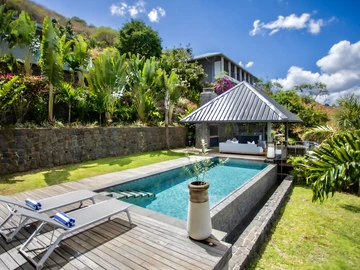 5 Bedroom Villa