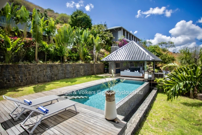 Spectacular Villa with Panoramic Sea and Mountain Views