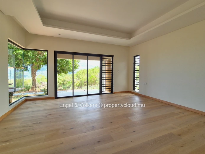 Majestic Villa with breath-taking sea and mountain views
