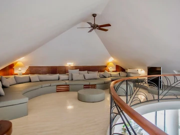 8 Bedroom Villa