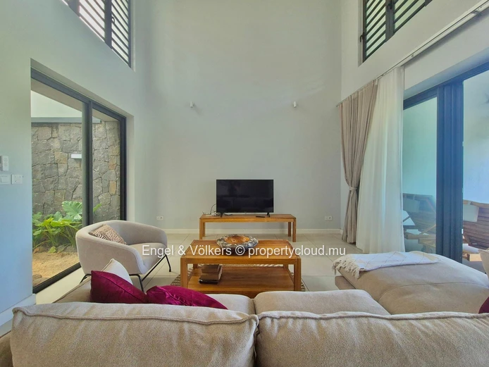 Modern 4-Bedroom Duplex with Private Pool & Gold Membership Benefits