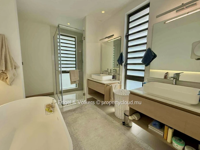 A Modern Masterpiece with Breathtaking Views