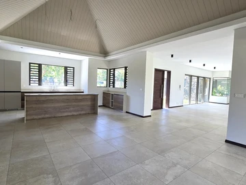 4 Bedroom Villa