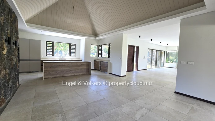 Elegant 4-Bedroom Villa in Anahita Golf & Spa Resort