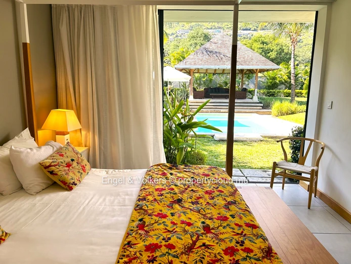 Modern 3-Bedroom Villa with pool & Mountain View