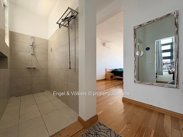 FOR RENT - Architect-designed house in Flic en Flac