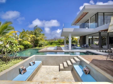 5 Bedroom Villa