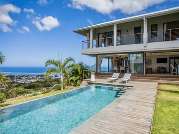 5 Bedroom Villa