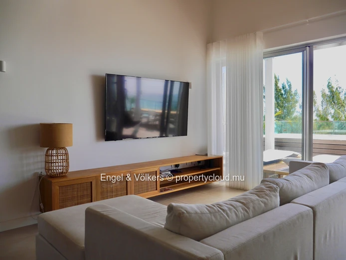 Beachfront Penthouse with Panoramic sea views