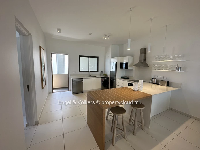 Penthouse Perfection with Rooftop Terrace in Pereybere