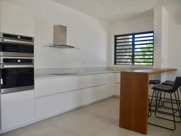 4 Bedroom Villa