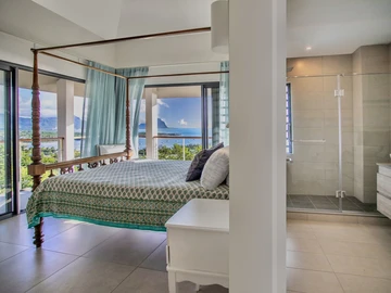 5 Bedroom Villa