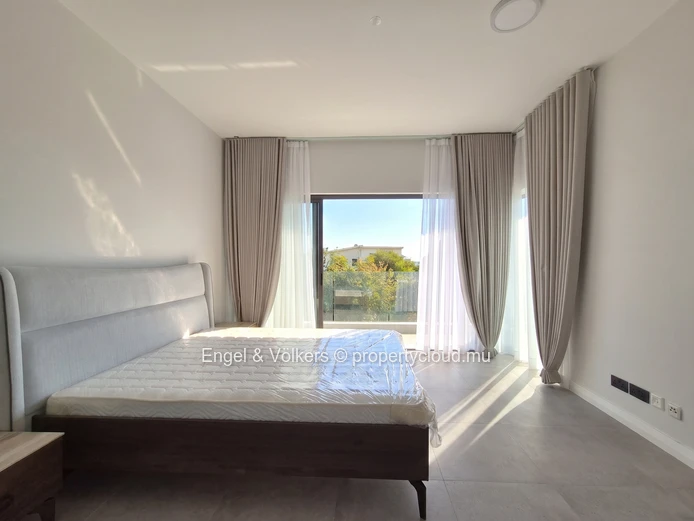Modern first floor apartment for long term rent