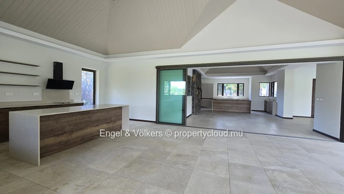 Elegant 4-Bedroom Villa in Anahita Golf & Spa Resort
