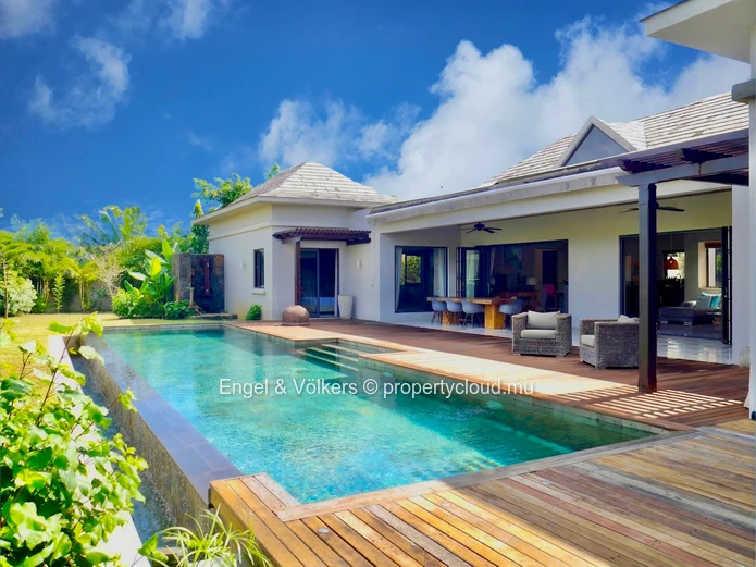 5-Bedrooms Modern Tropical & Balinese-Inspired Villa in Prime Grand Baie Location