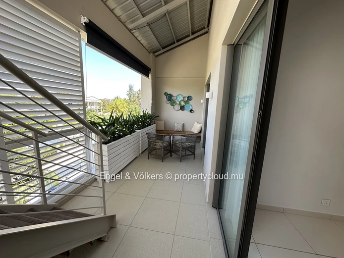 Penthouse Perfection with Rooftop Terrace in Pereybere