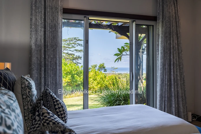 Elegant Residence with Independent Suite and Ocean Views