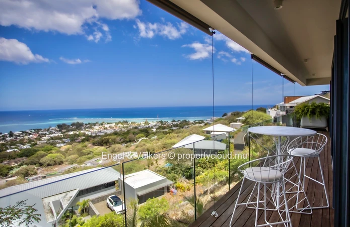 Spectacular Villa with Panoramic Sea and Mountain Views