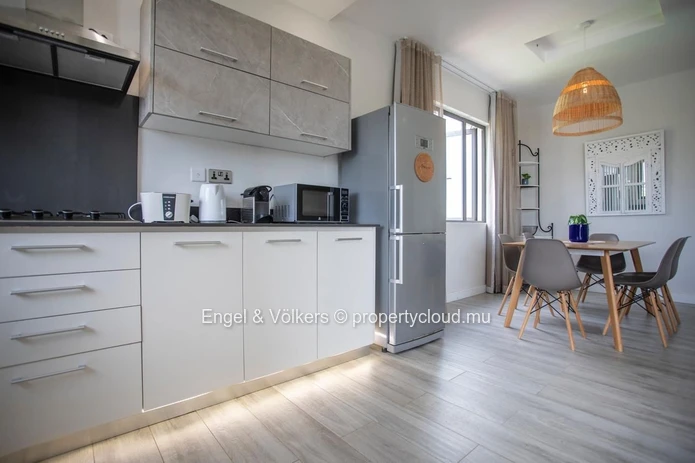 2-Bedroom Apartment for Sale in Pereybere – Quiet Setting, Communal Pool & Excellent Investment Oppo
