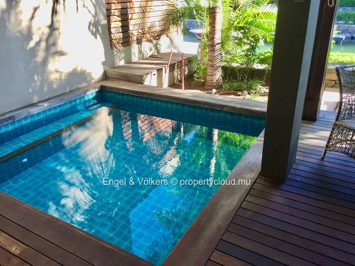 For Sale: Stunning 3-Bedroom Duplex and Private Pontoon at La Balise Marina