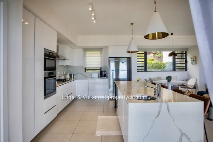 Spectacular Villa with Panoramic Sea and Mountain Views