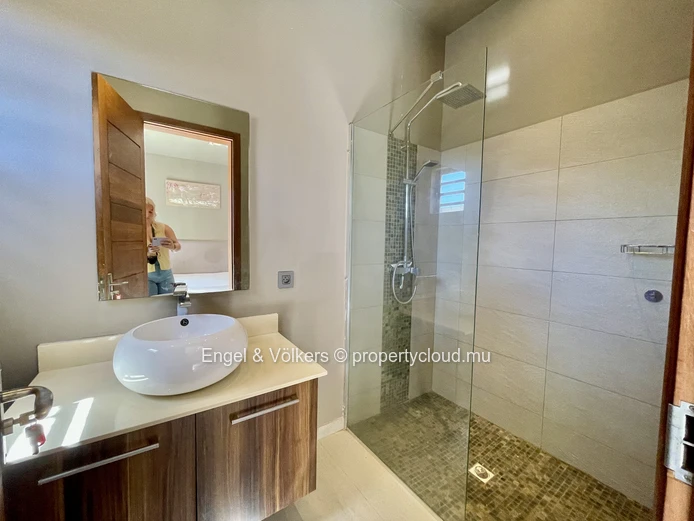 5-Bedrooms Modern Tropical & Balinese-Inspired Villa in Prime Grand Baie Location