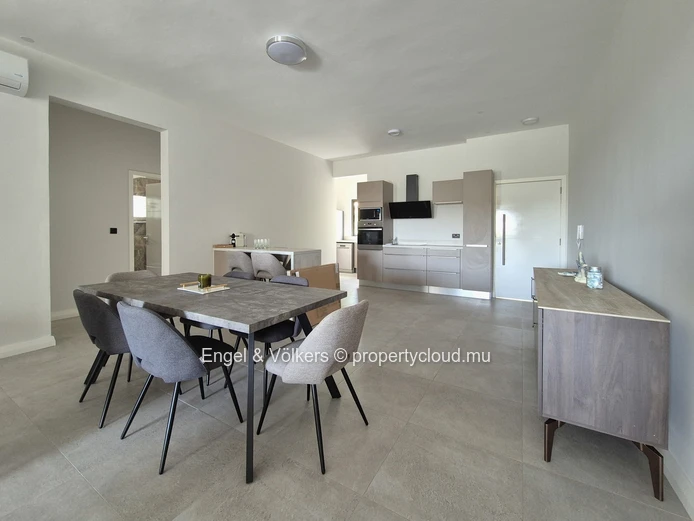 Modern first floor apartment for long term rent