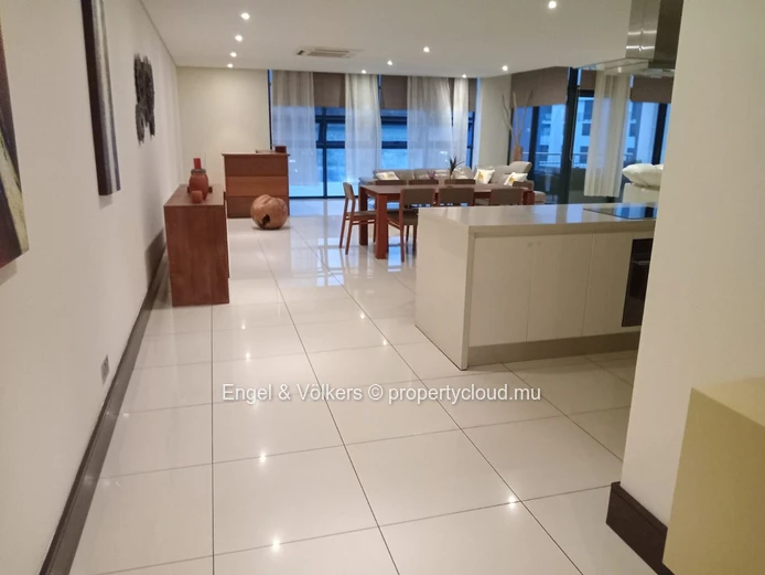 Luxury Lock-Up-and-Go Apartment – Panoramic Views, Effortless North Coast Living