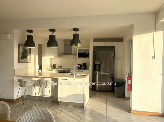 Contemporary 3-Bedroom Villa with Pool & Mountain View