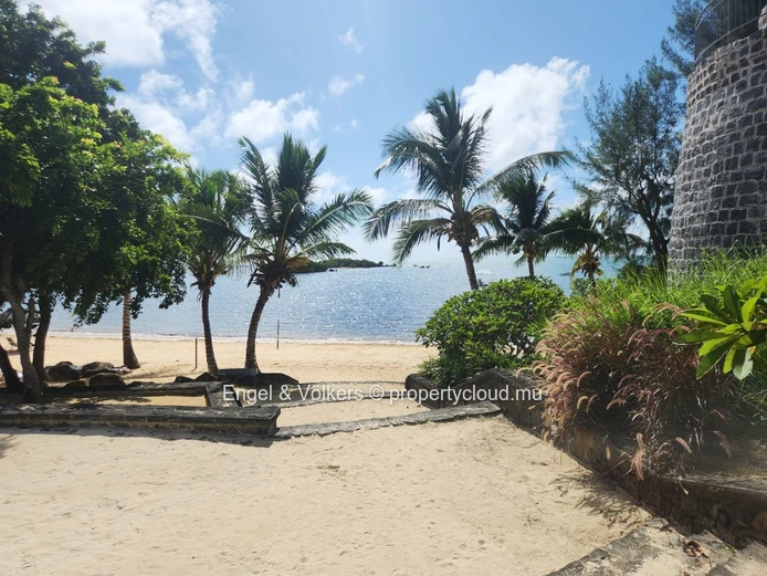 Spacious 2-Bedroom Apartments Designed for Modern Coastal Living