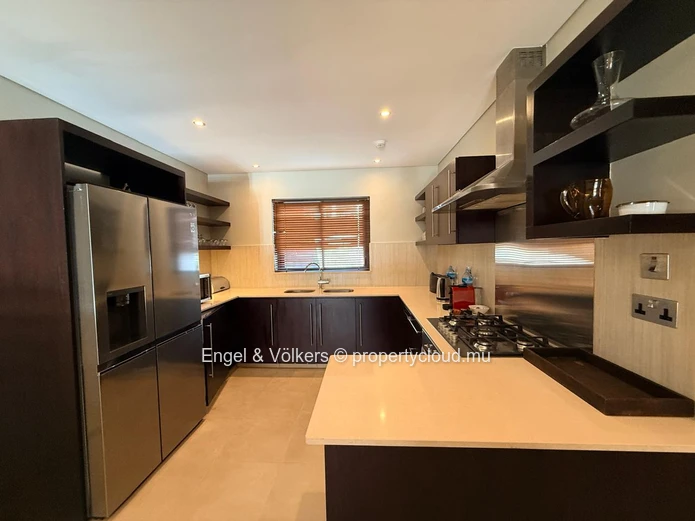 Elegant Lagoon View Apartment at Anahita