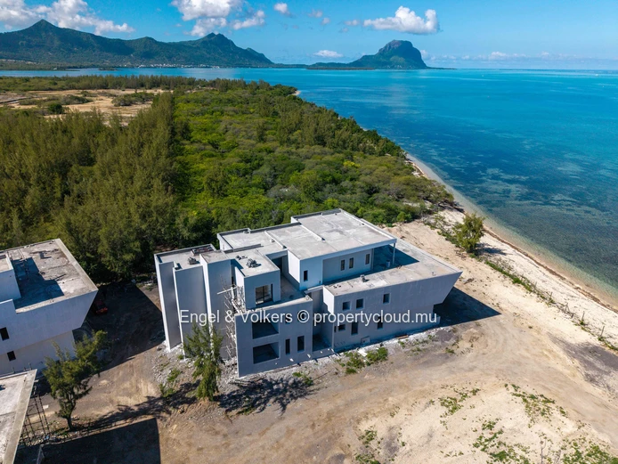 FOR SALE - Oceanfront Apartment in Black River