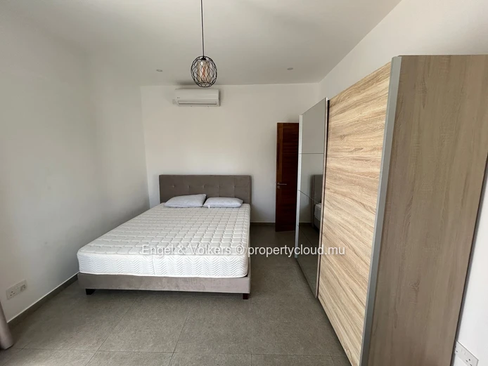 Charming 3-Bedroom House for Rent in Calodyne – Private Pool, Office Space & Close to the Sea