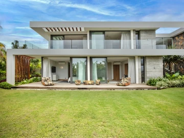 5 Bedroom Villa