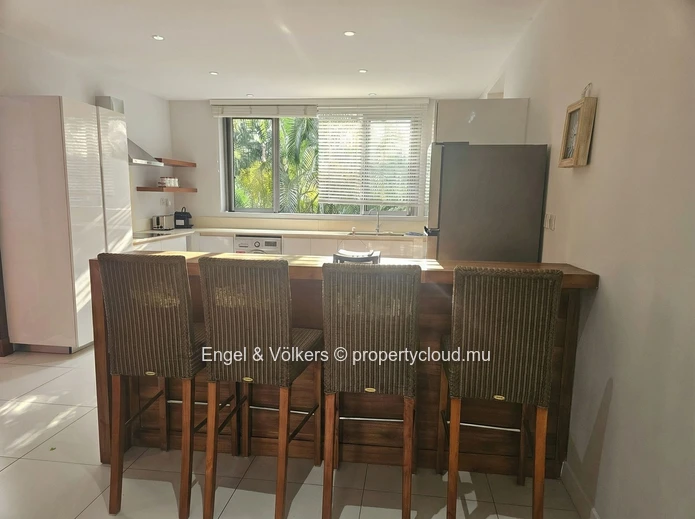 Elegant 3-Bedroom Waterfront Apartment with Scenic views