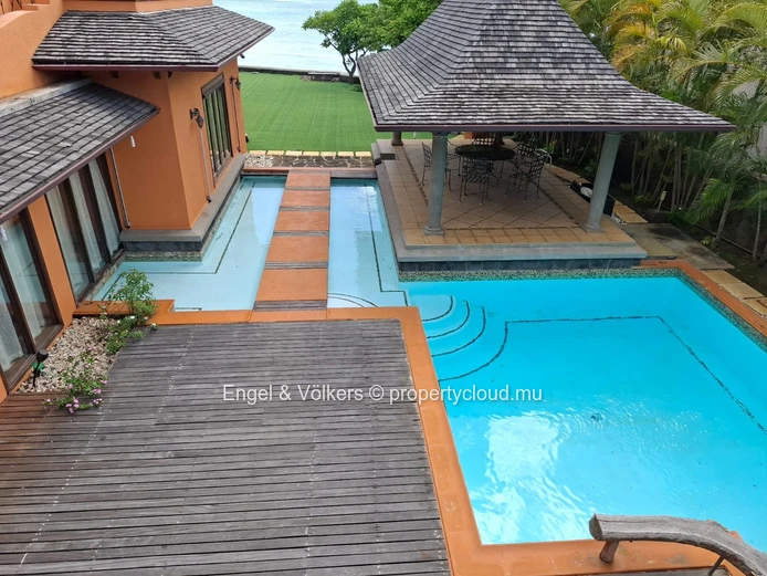 For Sale: Stunning Waterfront Property in Albion