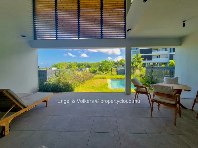Modern 4-Bedroom Duplex with Private Pool & Gold Membership Benefits