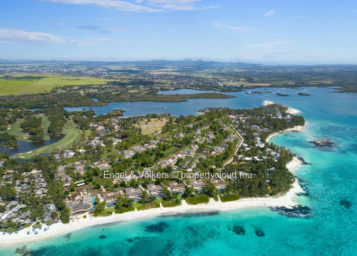 Unparalleled Luxury Living: Beachfront Villa Oasis in Mauritius